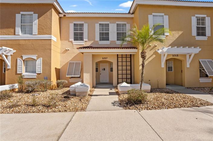 Image No.1-3 Bed Townhouse for sale