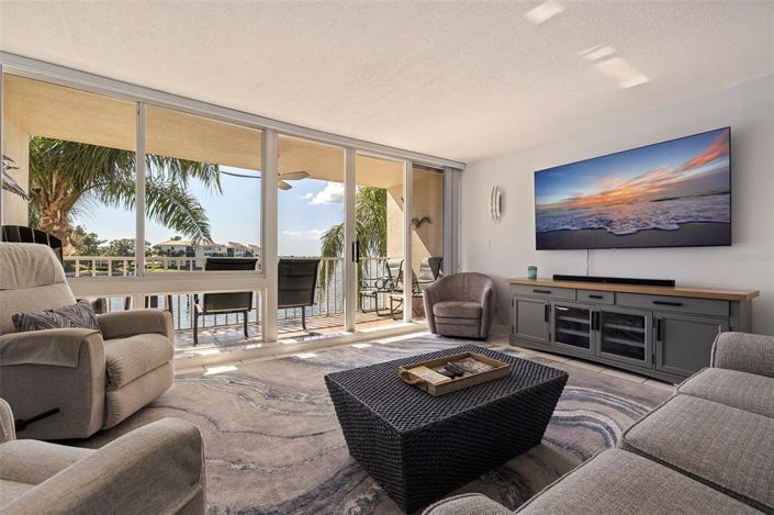 Image No.17-2 Bed Property for sale