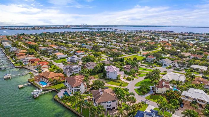 Image No.19-4 Bed Property for sale