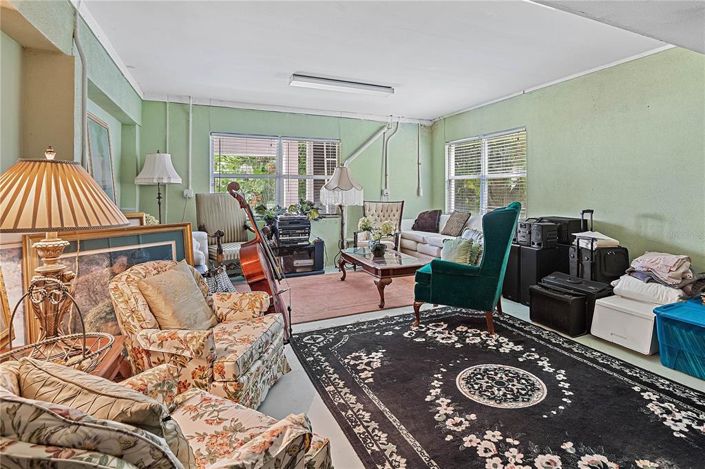 Image No.85-4 Bed Property for sale