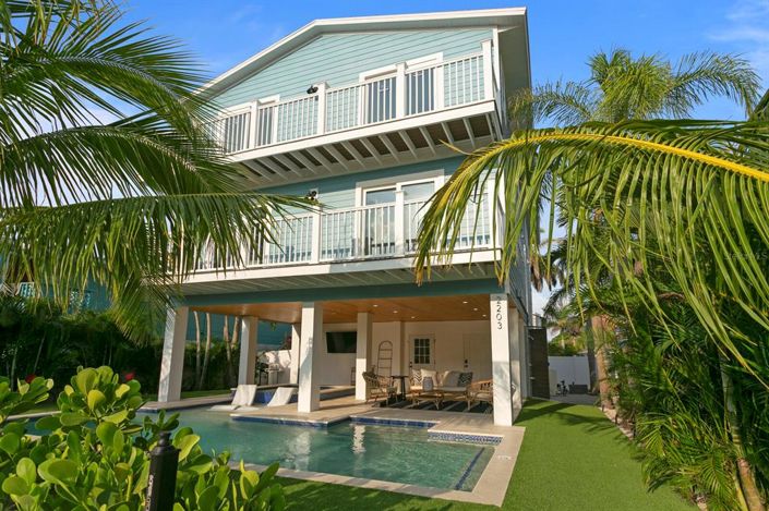 Image No.1-5 Bed Property for sale