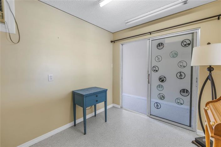 Image No.35-2 Bed Property for sale