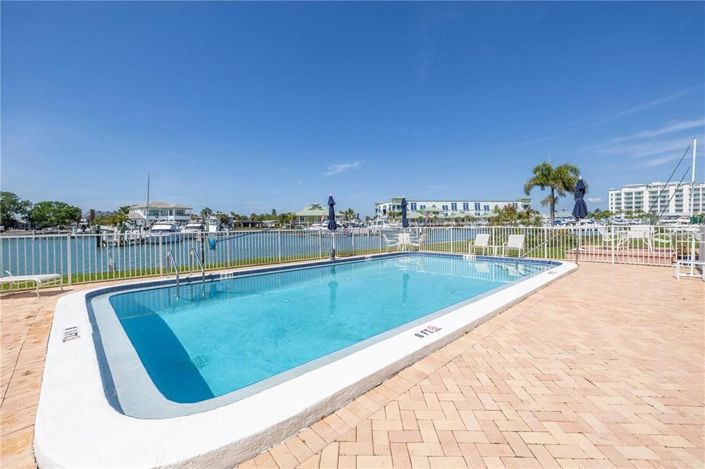 Image No.43-2 Bed Property for sale