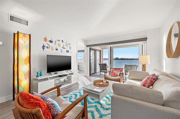 Image No.14-2 Bed Property for sale