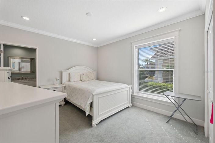 Image No.19-5 Bed Property for sale