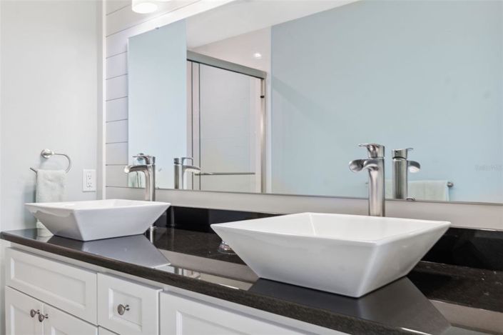 Image No.39-5 Bed Property for sale