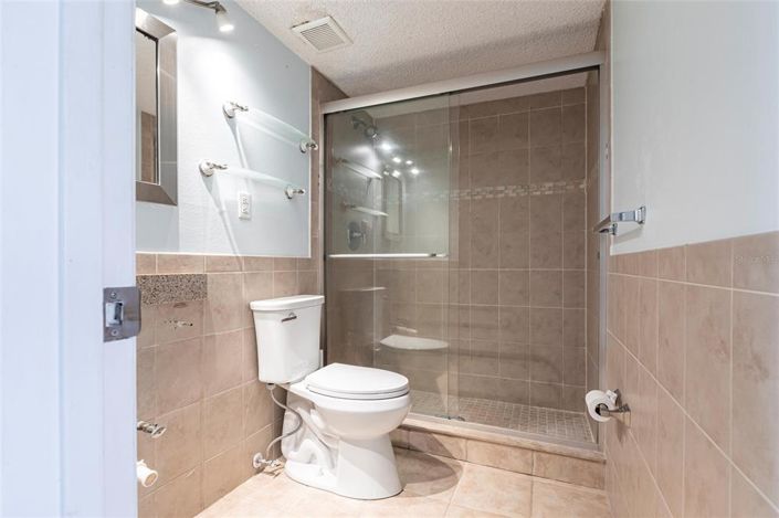 Image No.15-2 Bed Property for sale