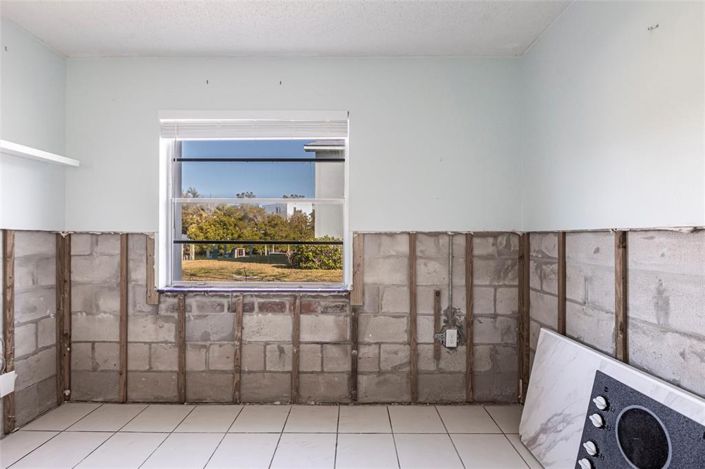 Image No.8-2 Bed Property for sale