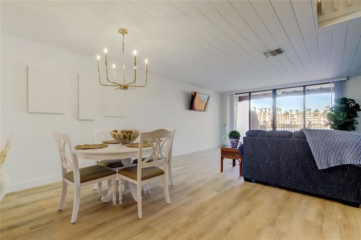 Image No.13-3 Bed Townhouse for sale