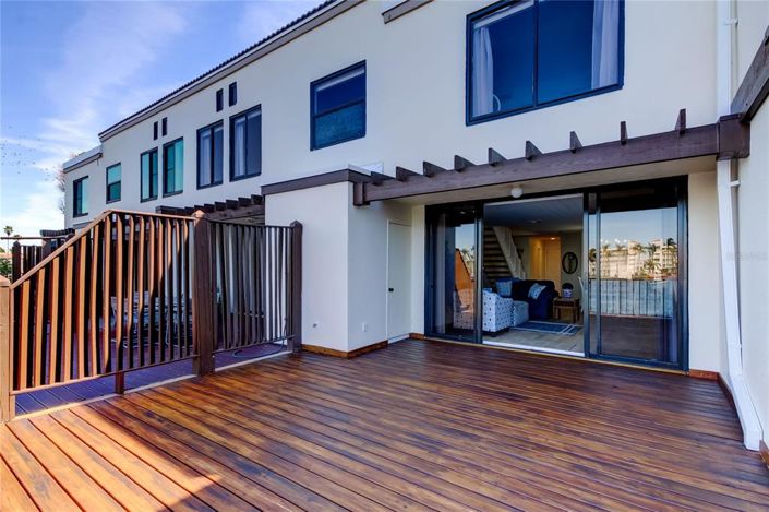 Image No.18-3 Bed Townhouse for sale