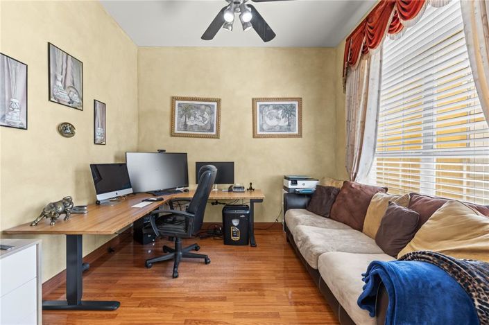 Image No.12-4 Bed Property for sale