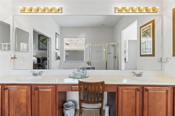 Image No.21-4 Bed Property for sale