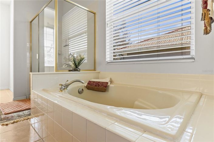 Image No.22-4 Bed Property for sale