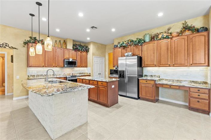 Image No.39-4 Bed Property for sale