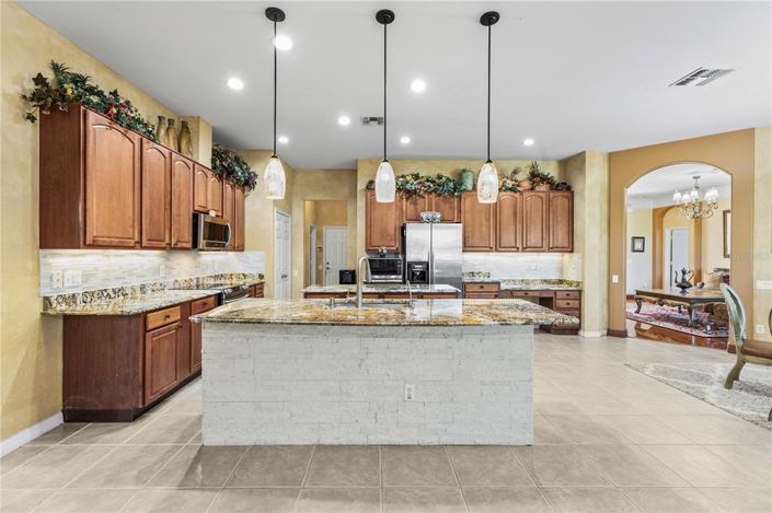 Image No.41-4 Bed Property for sale