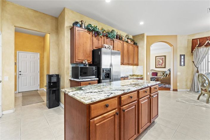 Image No.44-4 Bed Property for sale