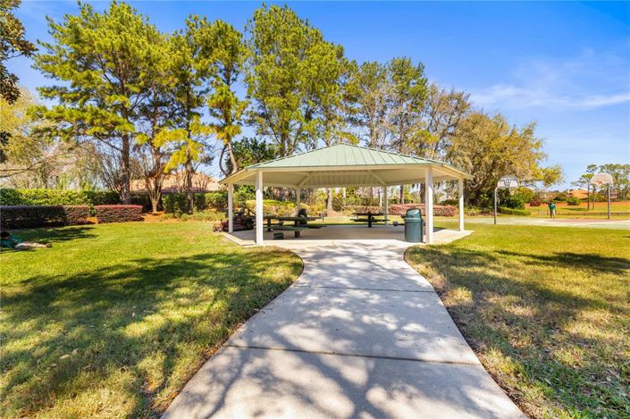 Image No.72-4 Bed Property for sale