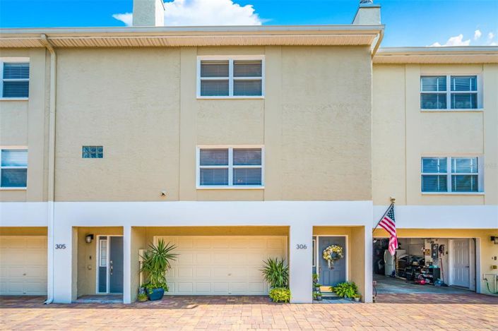 Image No.1-2 Bed Townhouse for sale