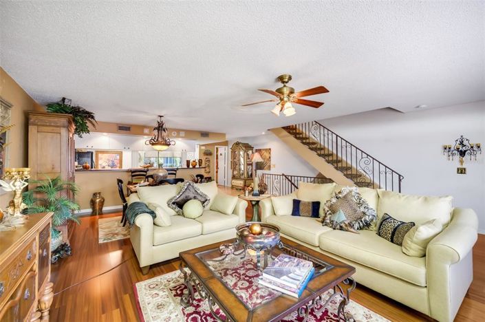 Image No.18-2 Bed Townhouse for sale