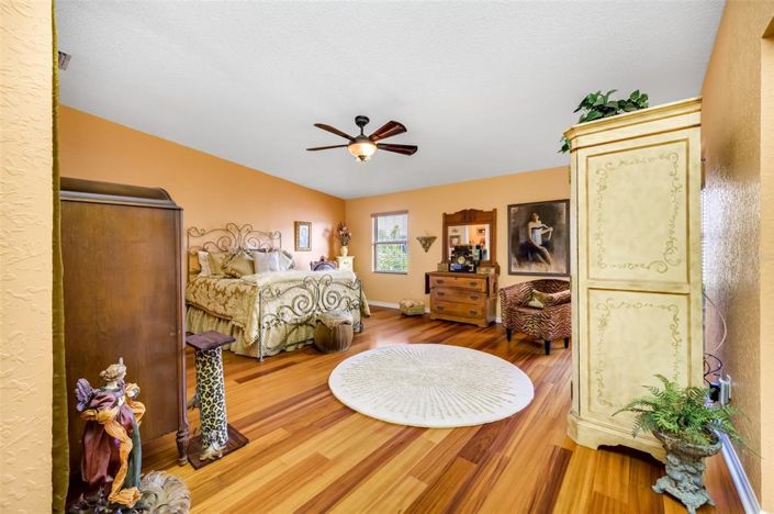 Image No.31-2 Bed Townhouse for sale