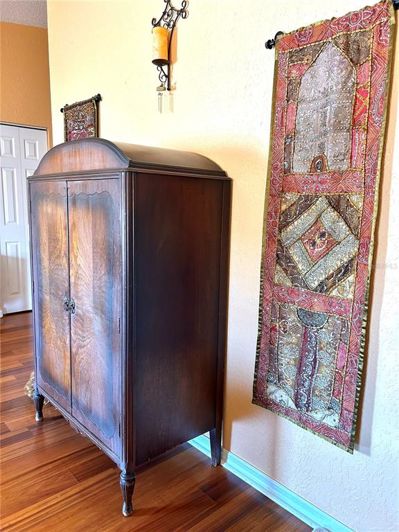 Image No.36-2 Bed Townhouse for sale