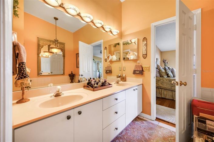 Image No.39-2 Bed Townhouse for sale