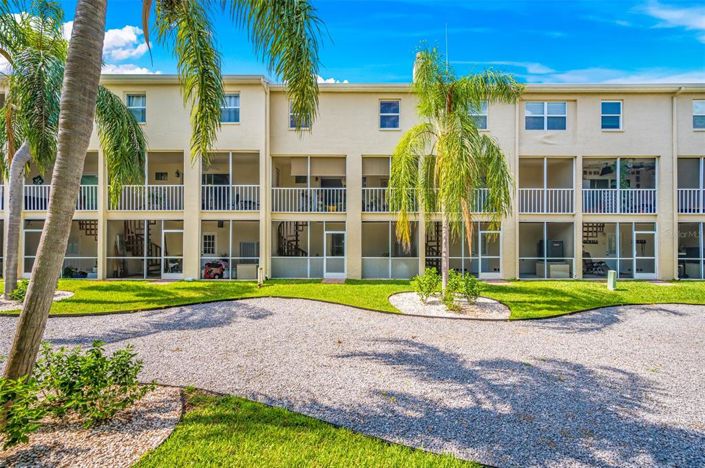 Image No.49-2 Bed Townhouse for sale