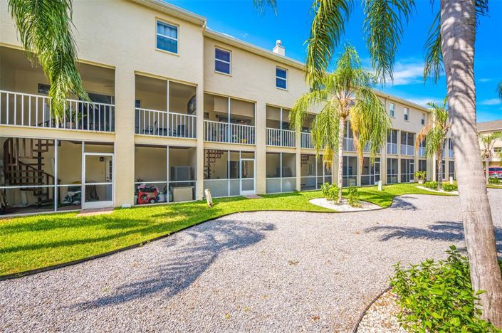 Image No.5-2 Bed Townhouse for sale