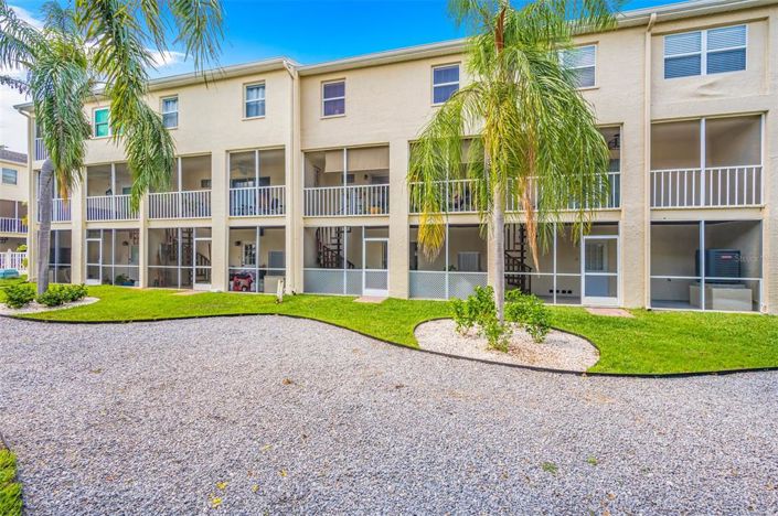 Image No.6-2 Bed Townhouse for sale