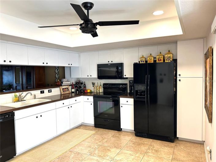 Image No.9-2 Bed Townhouse for sale