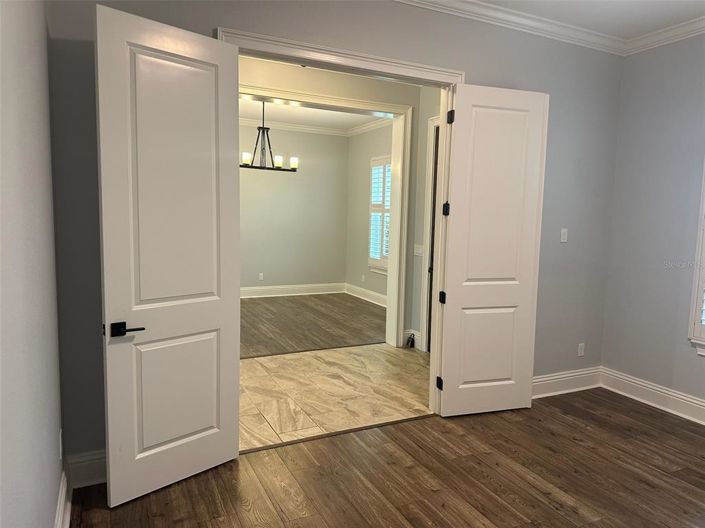 Image No.12-5 Bed Property for sale