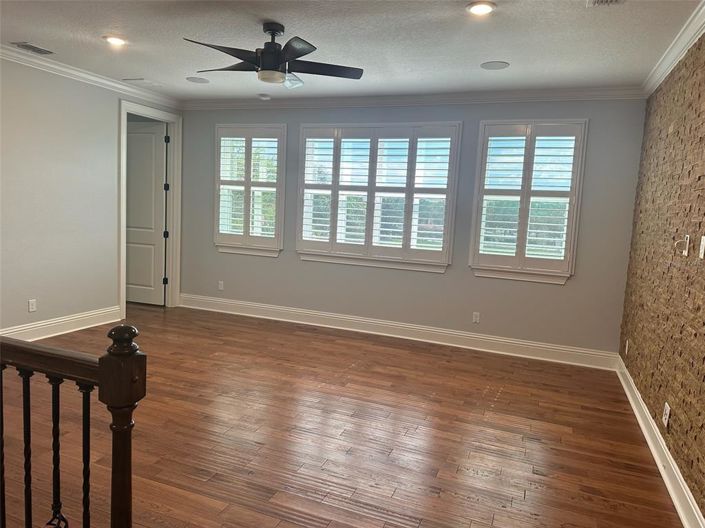 Image No.15-5 Bed Property for sale