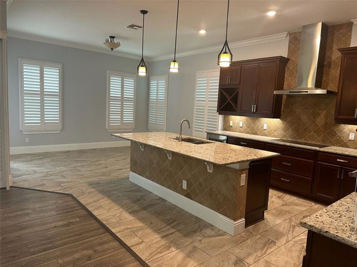 Image No.6-5 Bed Property for sale