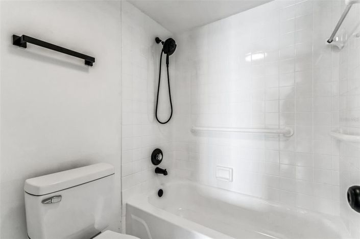 Image No.25-1 Bed Property for sale