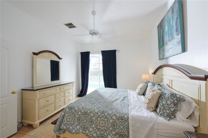 Image No.12-4 Bed Townhouse for sale