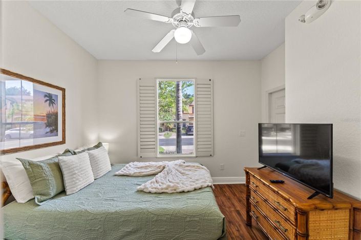 Image No.13-4 Bed Townhouse for sale