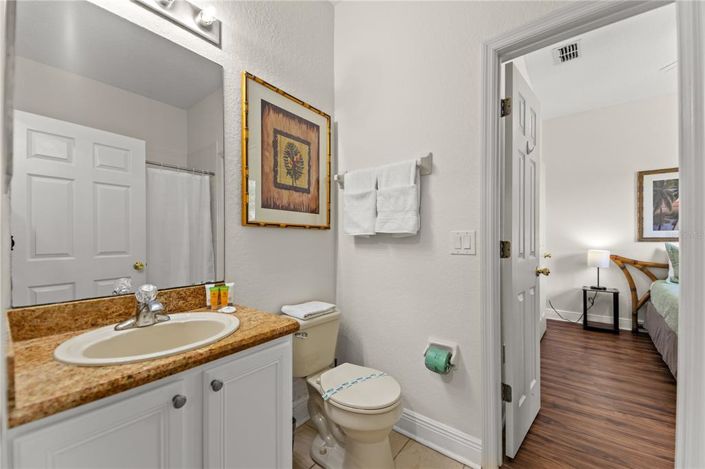 Image No.17-4 Bed Townhouse for sale