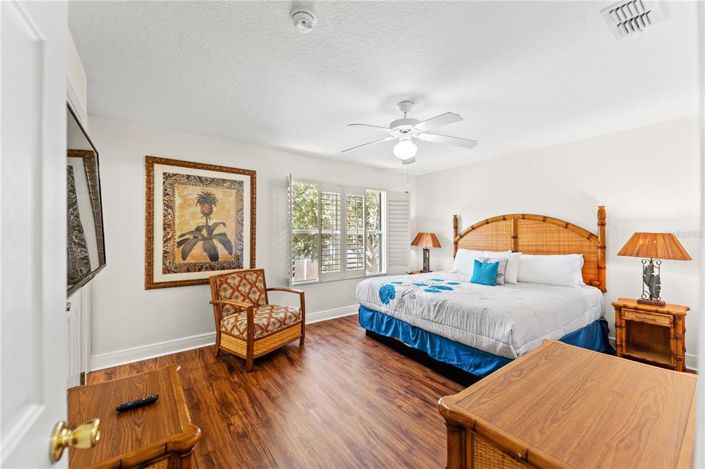 Image No.9-4 Bed Townhouse for sale