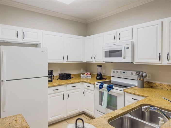 Image No.10-2 Bed Property for sale