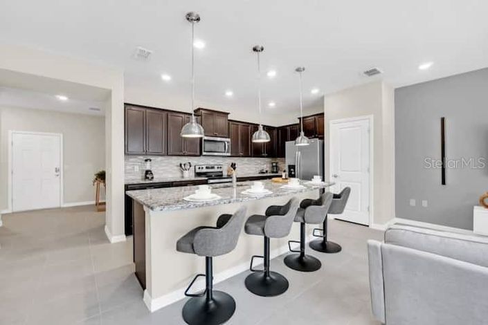 Image No.10-5 Bed Townhouse for sale