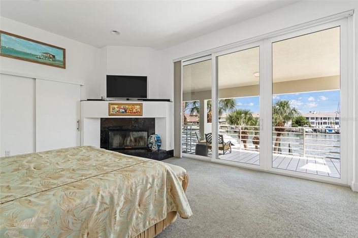 Image No.27-5 Bed Property for sale