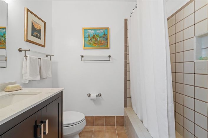 Image No.35-5 Bed Property for sale