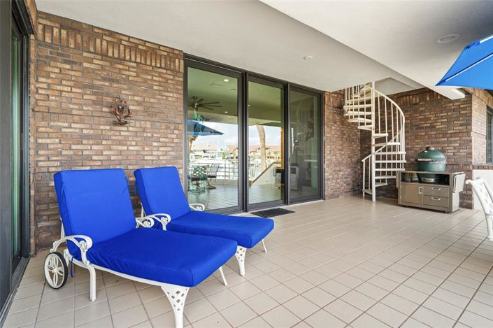 Image No.52-5 Bed Property for sale