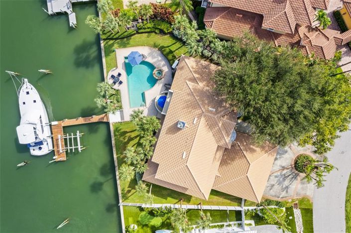 Image No.60-5 Bed Property for sale