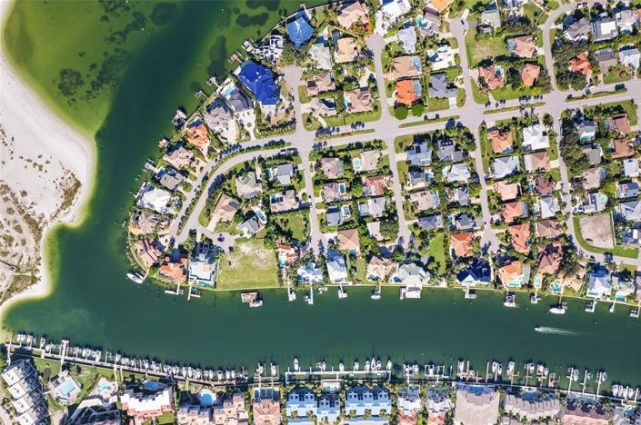 Image No.65-5 Bed Property for sale