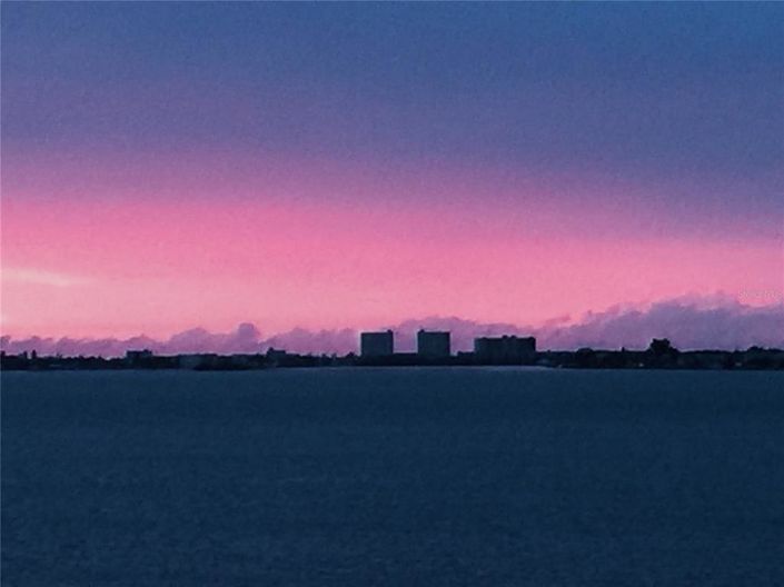 Image No.70-4 Bed Property for sale