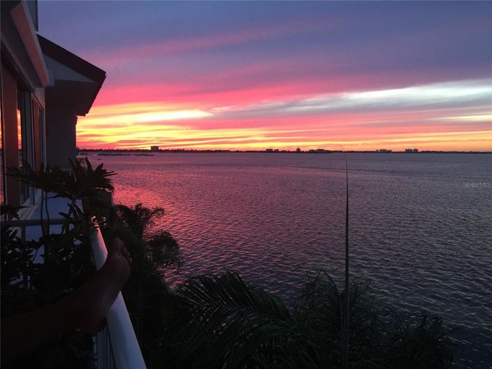 Image No.72-4 Bed Property for sale