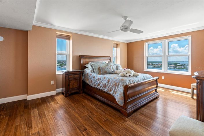 Image No.19-3 Bed Property for sale