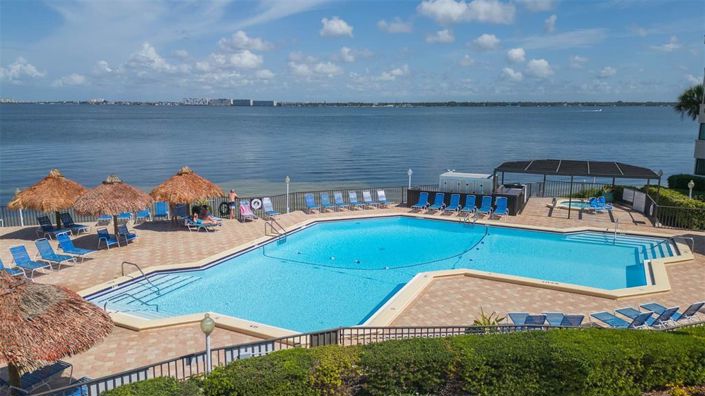 Image No.25-2 Bed Property for sale