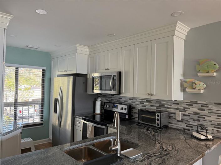 Image No.10-2 Bed Property for sale